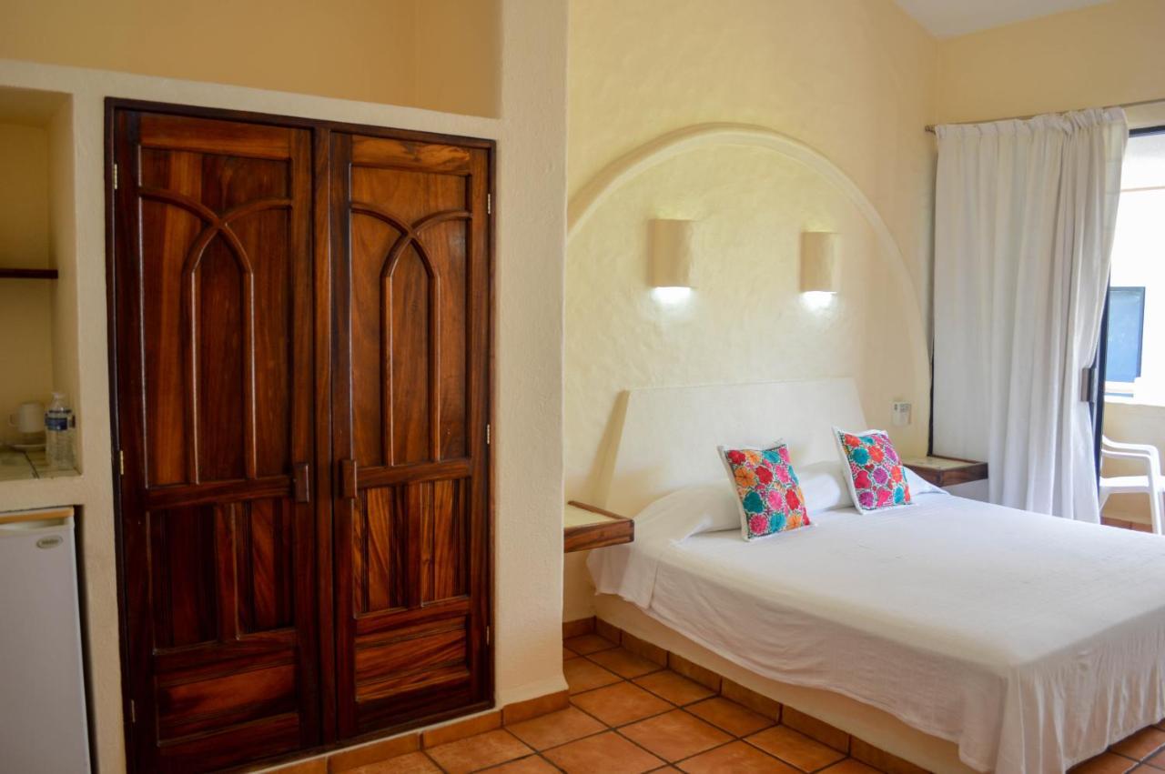 Casa Celeste Hotel Zihuatanejo Exterior foto